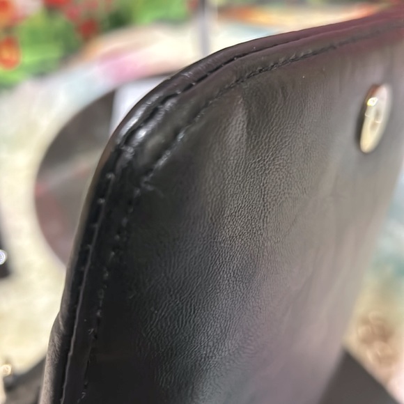 Versace Parfums Vintage Crossbody & Free Jewelry  light wear as she is Vintage - Picture 17 of 17